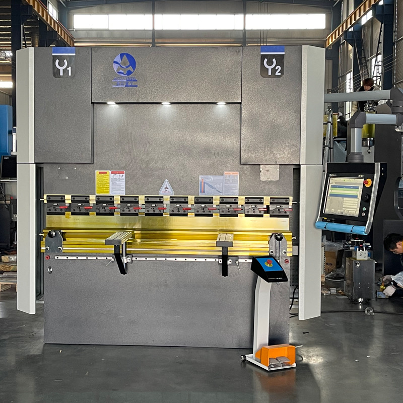 CNC Hydraulic Bending Machine With DELEM D66T Controller And Max. Bending Length 2000mm