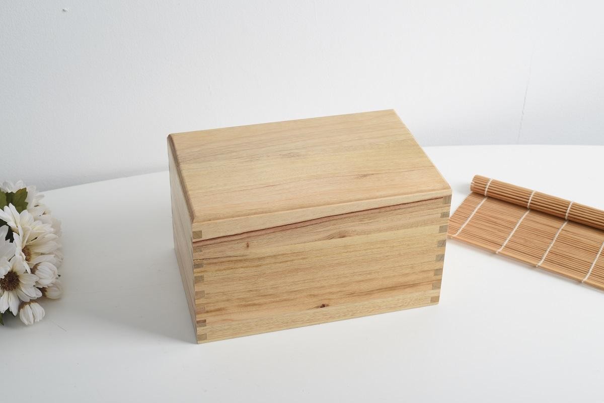Rectangle Lidded Wooden Box Customizable Small Wooden Storage Chest