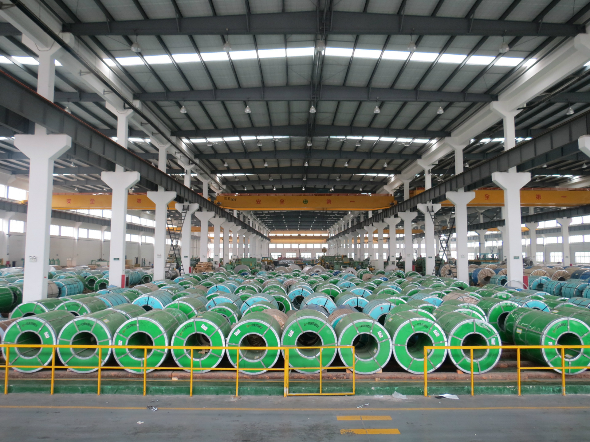 Customizable 0.4mm Coated White Color ral 9016 Prepainted Galvanized Bobinas De Acero ppgi ppgl steel coil Within 7 Days