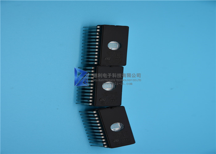 M2716-1F1 2KX8 350ns Ceramic Programmable Memory EPROM CDIP24