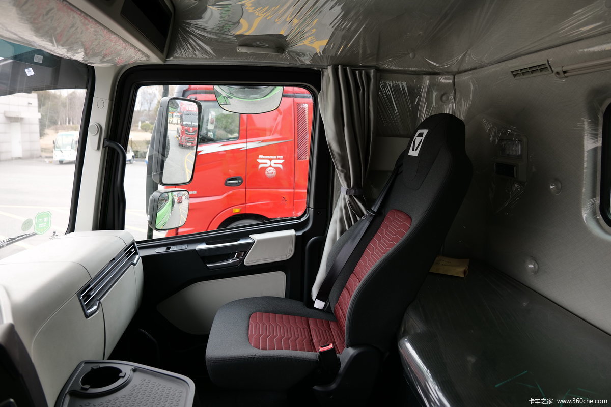 XUGONG 400 Horsepower 8X4 5.6m Heavy Truck Dump Truck (National&EU One to Six) Dump Truck With Fast 12 Forward Gear,2 Backward