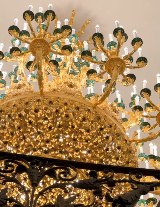 European Style Candle Chandeliers Extra Large Crystal Chandeliers For High Ceilings