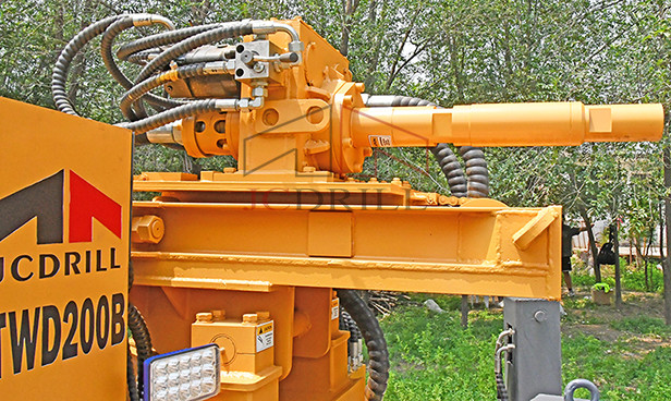 355MM Portable Hydraulic Water Well Drilling Machine 4 Wheels Trailer Mounted