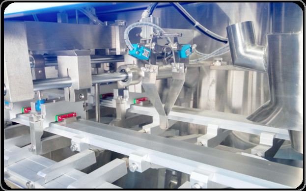 Sachets Pouch Packaging Line Agrochemical Edible Oil Detergent Powder Pouch Packing Machine
