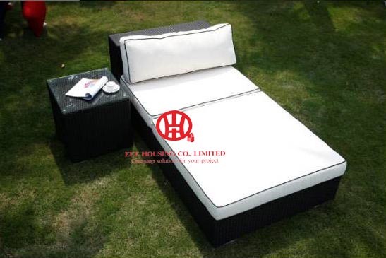 Durable Plastic rattan furniture wicker furniture lounge suite with side table