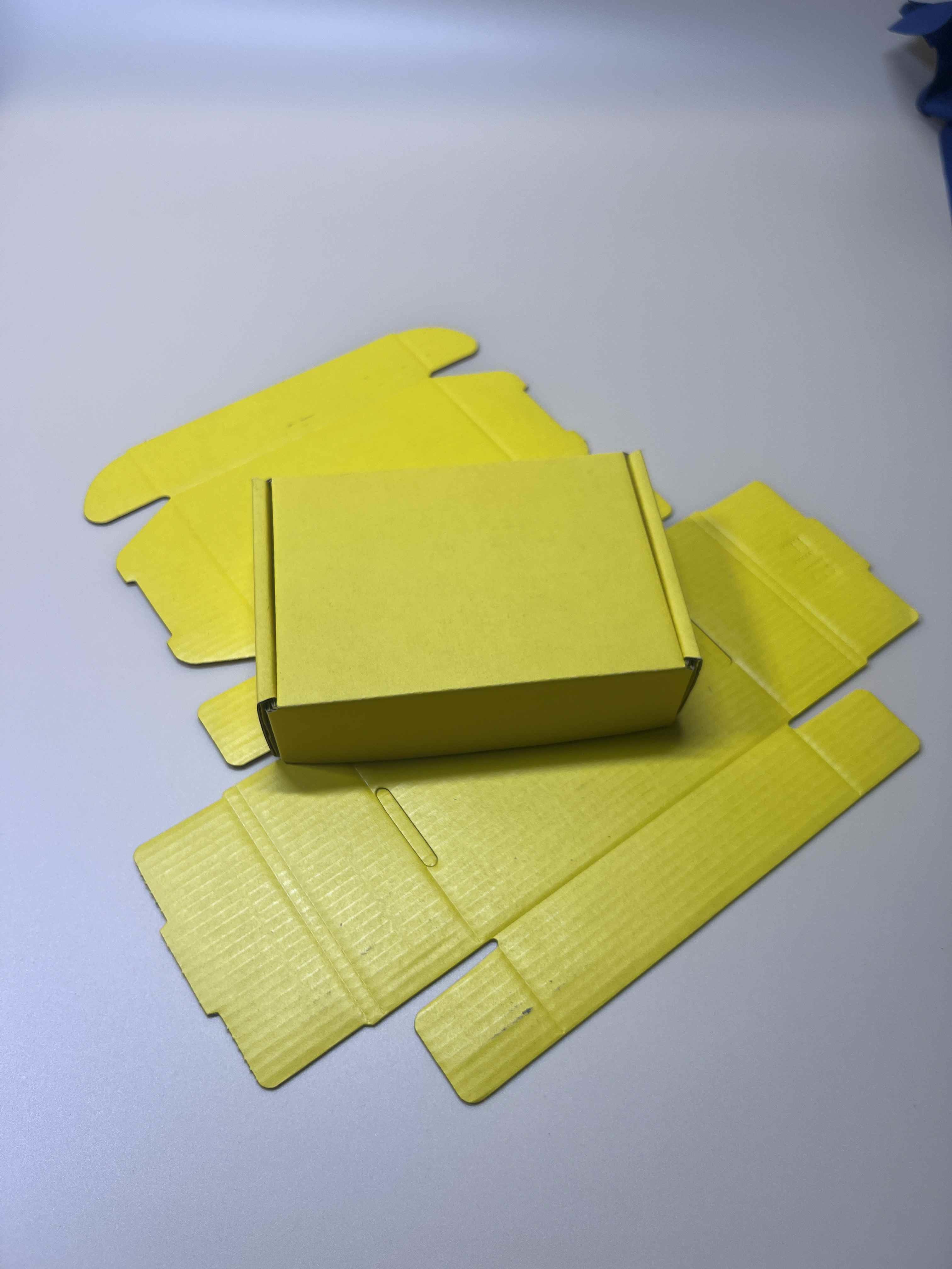 170g Kraft Pit E Kraft Paper Airplane Box High Durability 3 Layers Material Structure