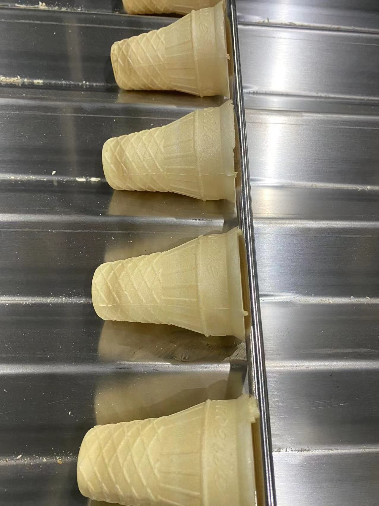 5000pcs/H Crispy Waffle Cone Making Machine Corn Cone Maker Space Saving