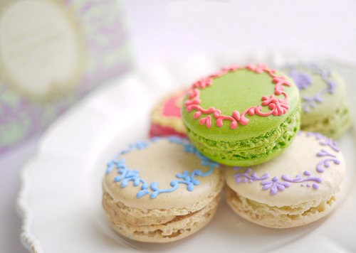 4-layers clear smaller macaron tower with 0.8 mm PVC stand with carrying case