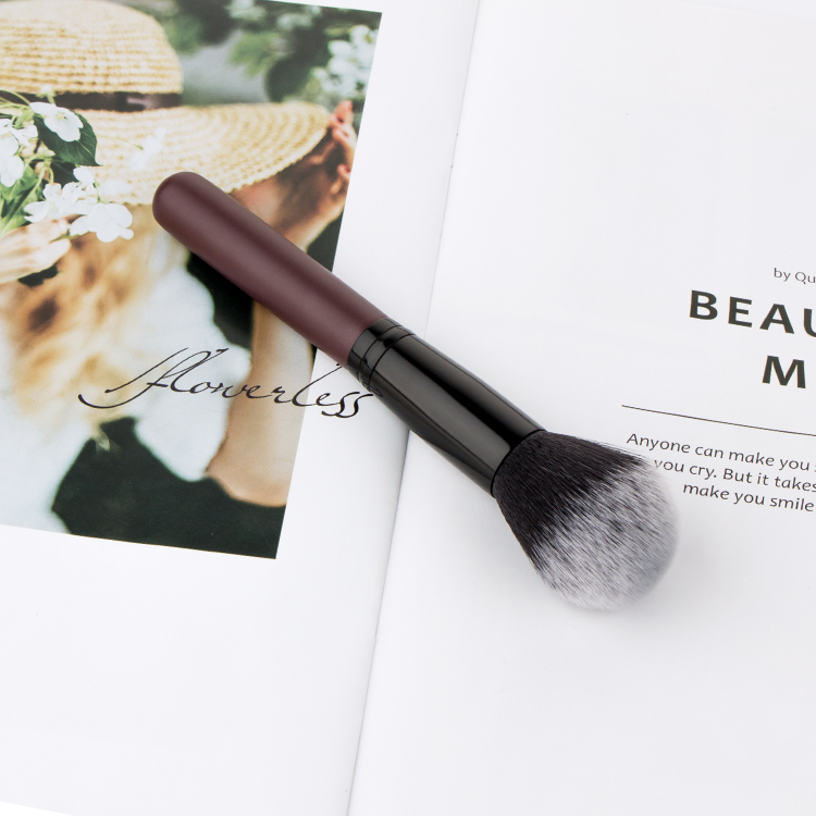 Single Wood Handle Soft Face Makeup Brush Powder Foundation Blush Brush Cosmetics Make Up Tool With Private Label
