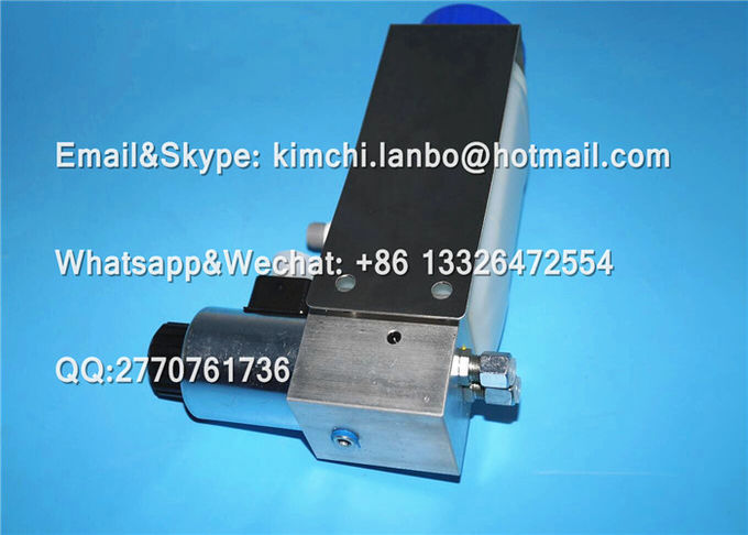 Roland700 oil metering pump 2 holes roland machine parts printing machine parts