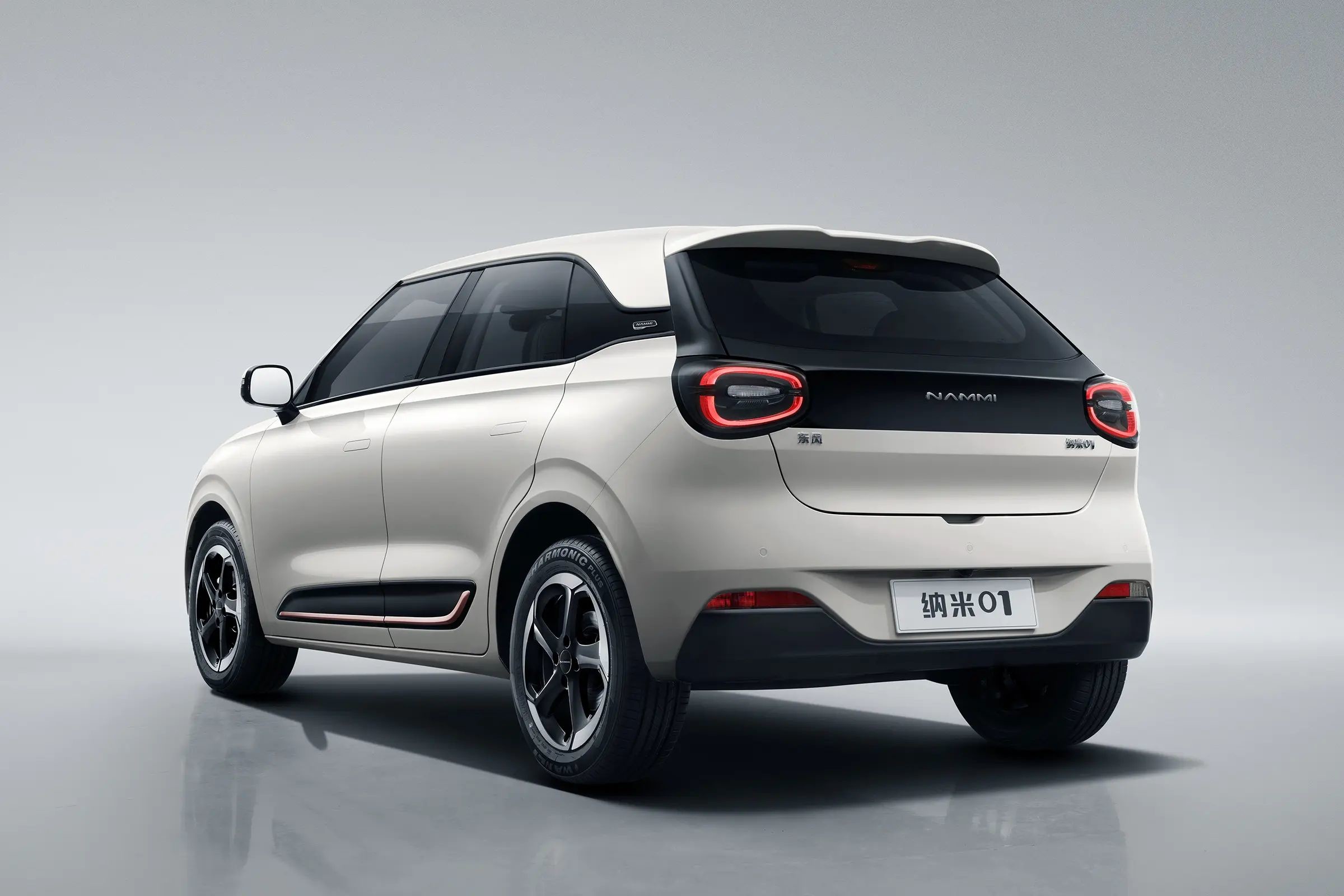 Auto 4 seats Dongfeng Nami Box new energy vehicle 4 wheel electric car adult vehicles made in China Ev Car high speed 100km/h