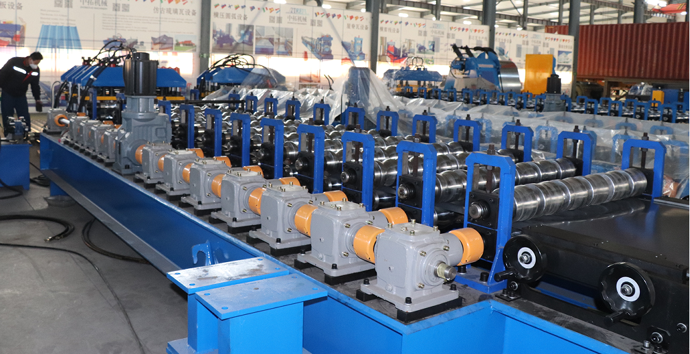 Resin design high speed step tile rolling forming machine 