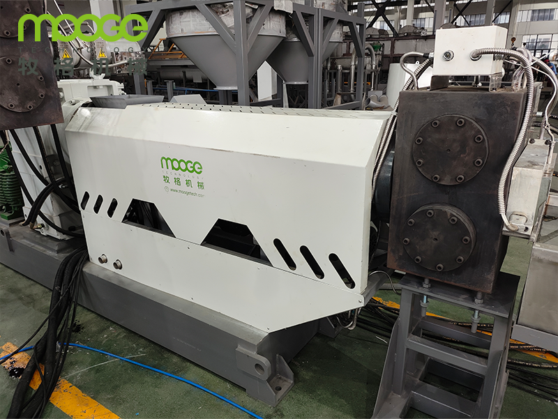 RSL-Series Dual Stage Plastic Pelletizing Machine For Efficient Soft PE / PP Recycling