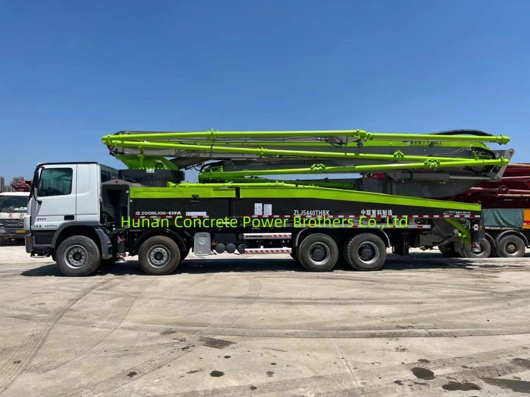 2013 Zoomlion 56 Meter Concrete Pump Truck on Benz Chassis