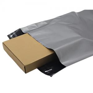 China Secure Poly Mailer Shipping Bags LDPE Custom Shipping Envelopes 0.045mm Thickness on sale