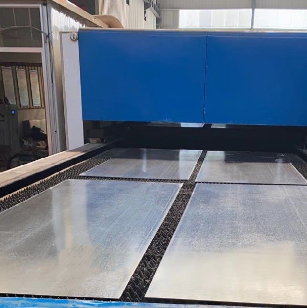 Aisi 410 Stainless Steel Sheet 1.5mm 410s Gold Plate Slit Edge
