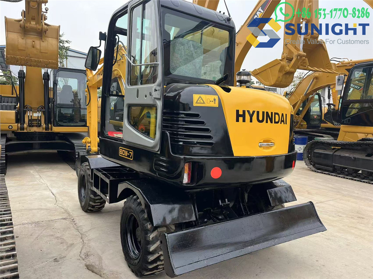 Hyundai 60W-7 Used Wheel Excavator 6 Ton Mini Agricural Excavator Hyundai 60W-7 Construction Building Machinery