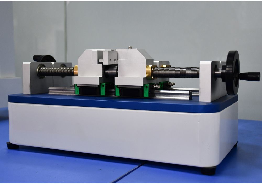 Automatic Plastic Sample Double V Notch Cutting Equipment