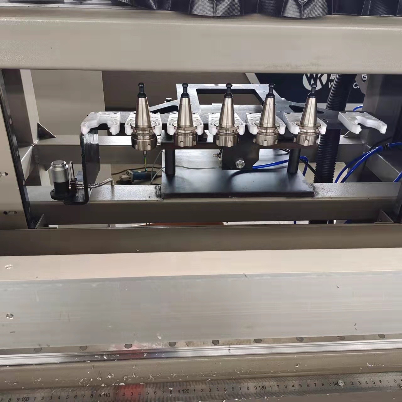 3+1 Axis Aluminum Machining Center Aluminium Drilling Machine