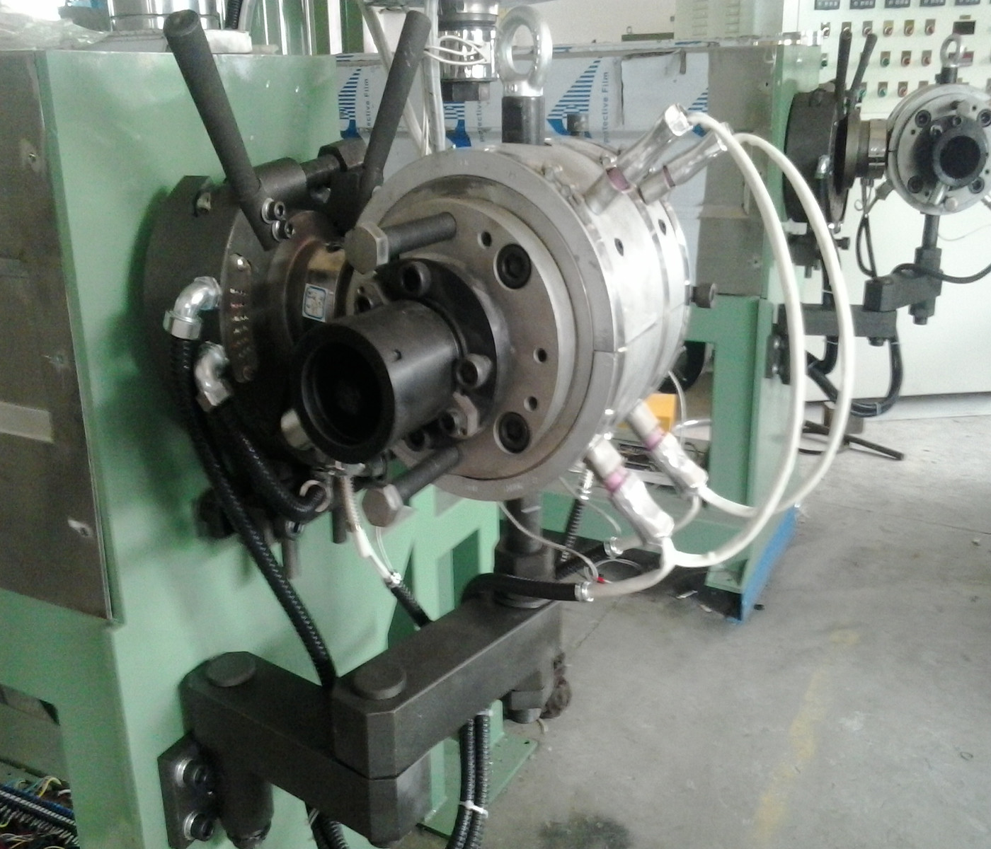 Underground Wire Extrusion Machine , 150mm Large Cable Manufacturing Machine 