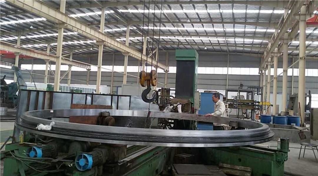Construction Excavator Crane Roller Swing Gear Slew Drive Slewing Ring Bearing for Solar Tracker Mining Metalworking ind