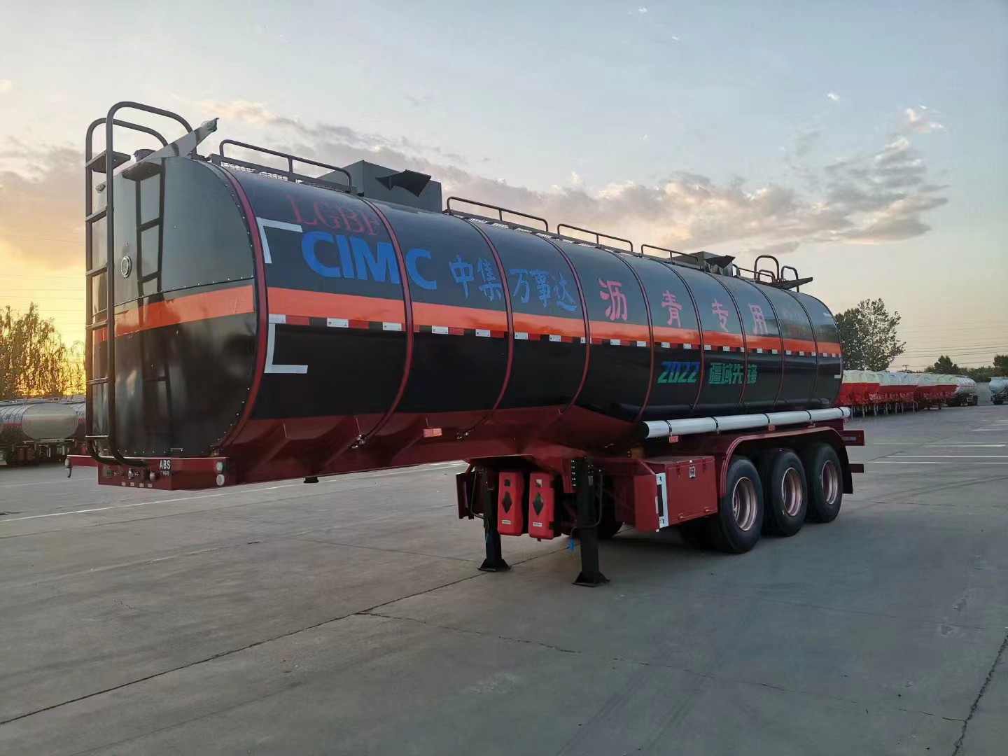 CIMC iron or aluminum alloy Cryogenic liquefied natural gas nitrogen oxygen 26.5 27.7 cbms or customize size semi trailer tanker