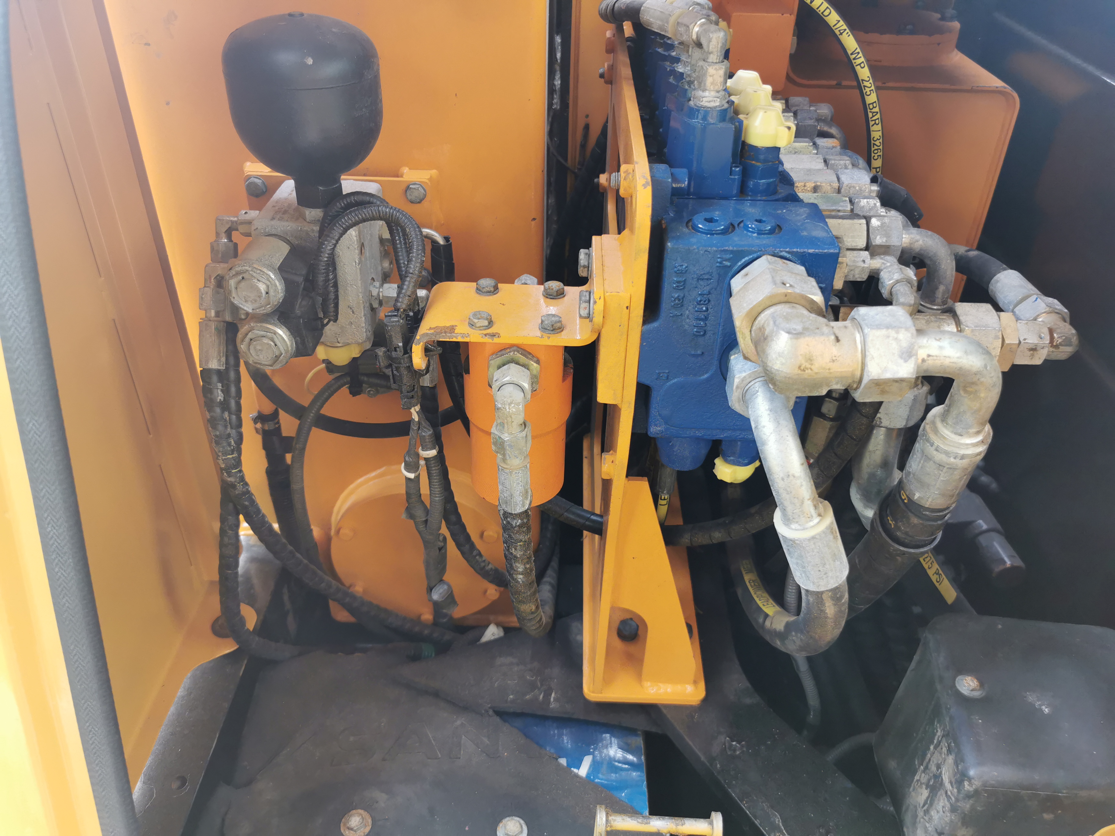 6 Ton Used Sany60PRO Excavator with Original Hydraulic Valve in Excellent Condition