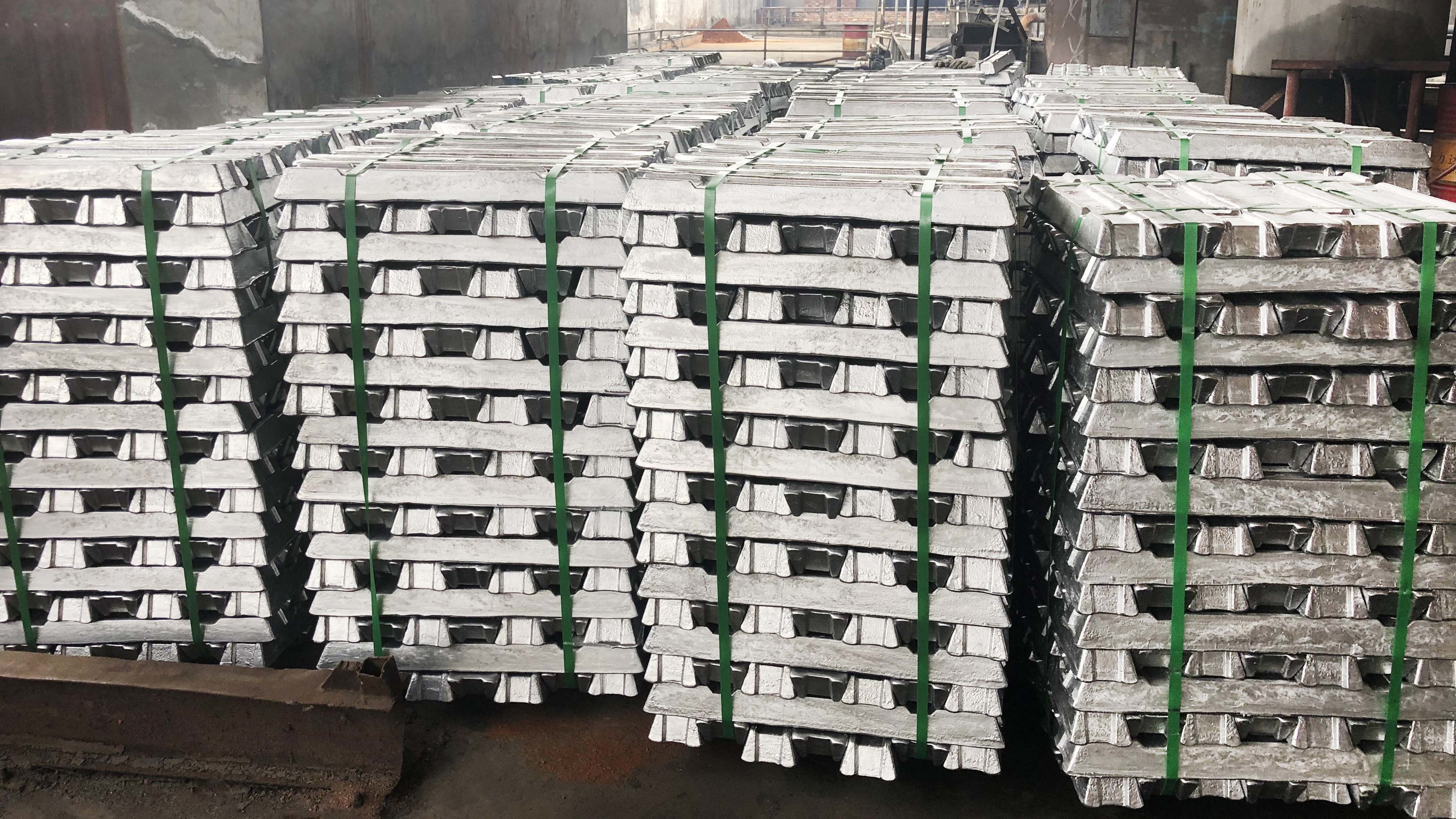 99.9% A380 Aluminium Alloy Zinc Ingot 680mm Electroplating Surface Treatment