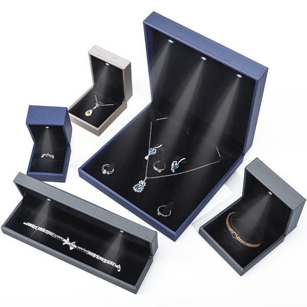 Brush Finishing PU Leather LED Jewelry Storage Box Multi Color Jewelry Gift