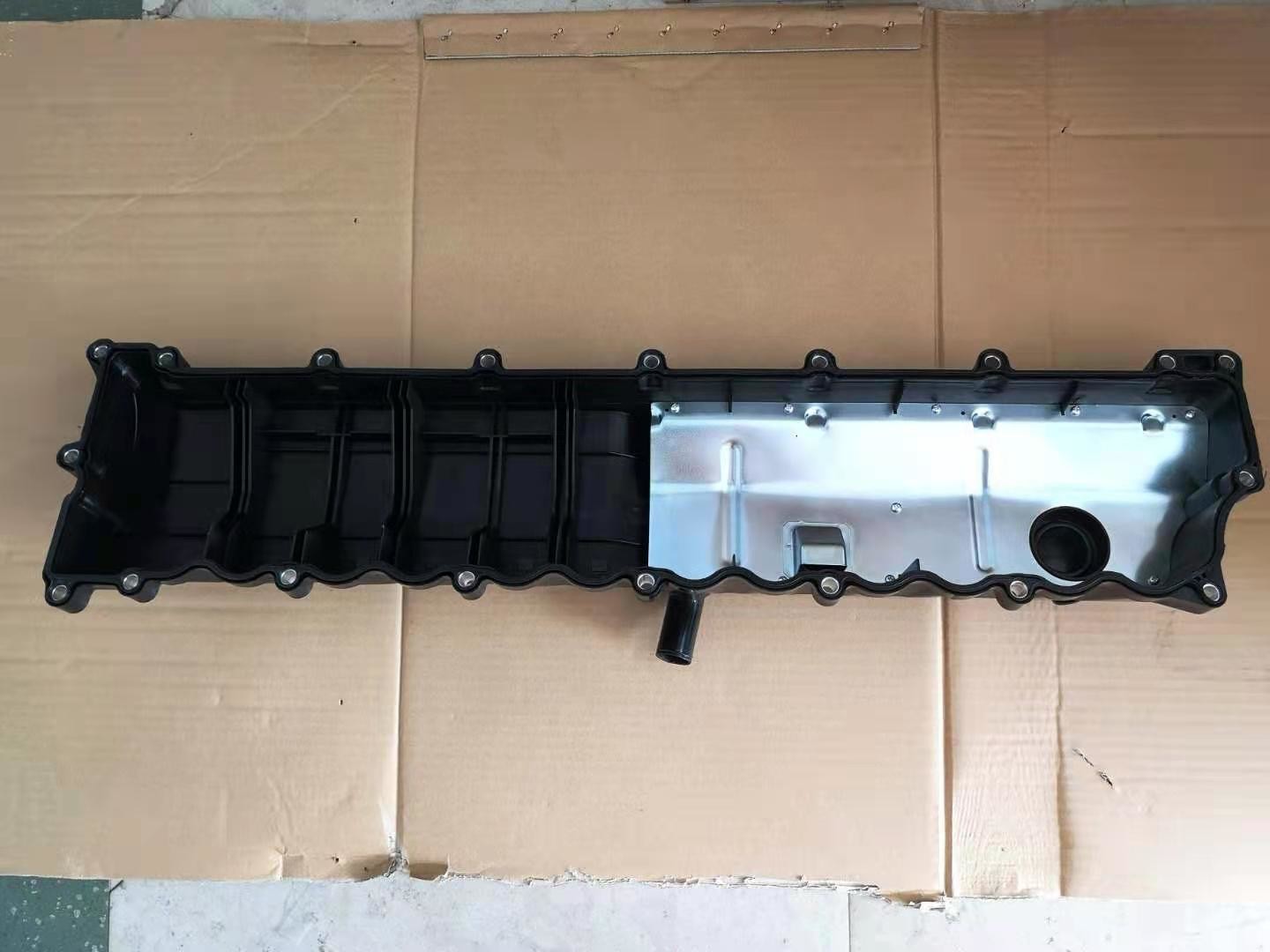 6HH1 Cylinder Head Cover 8943948621 Air Breather Pipe Big Common 6HE1 Engine