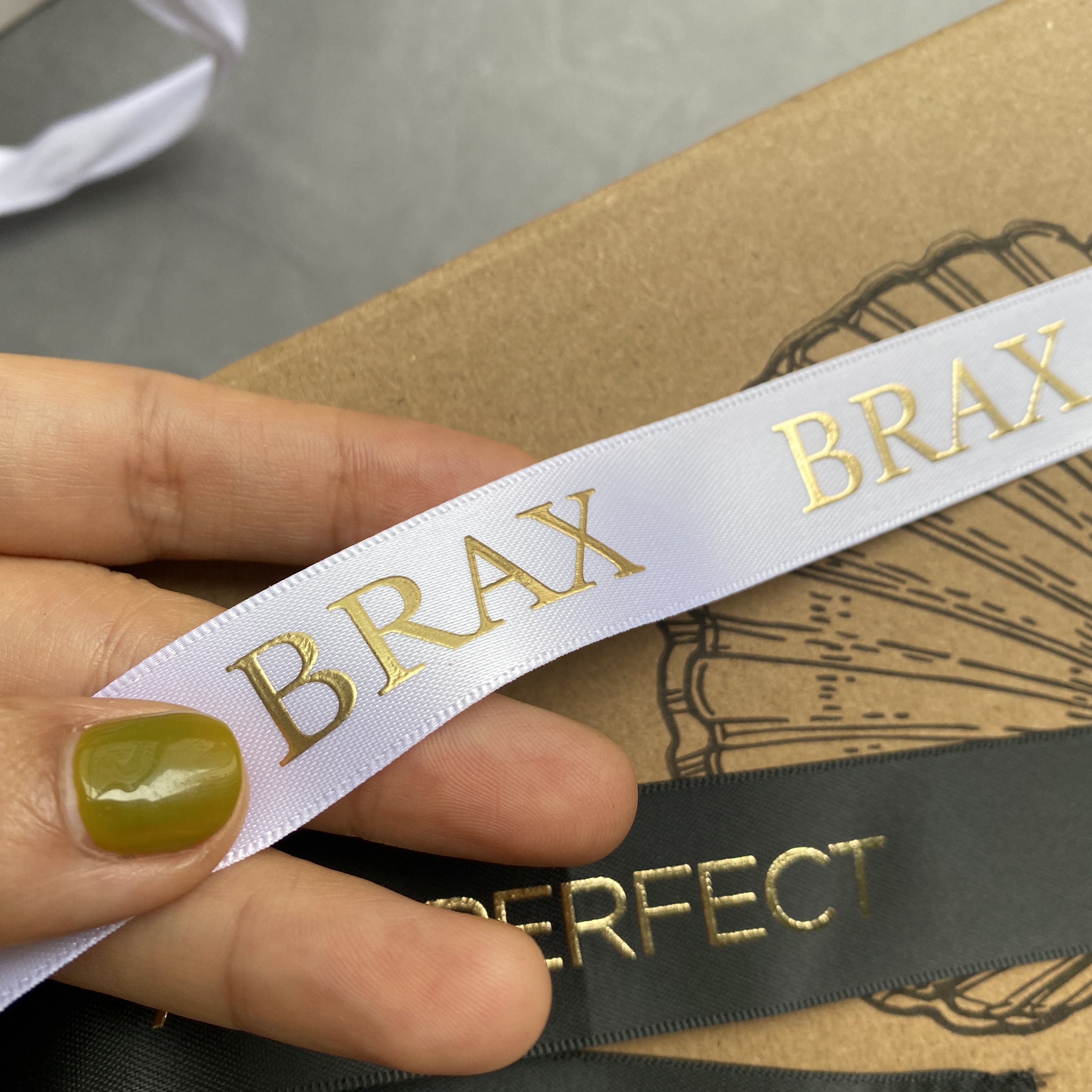 Luxury Gift Wrapping Customized 3D Gold Foil Embossed Printed With Logo Custom Satin Ribbon