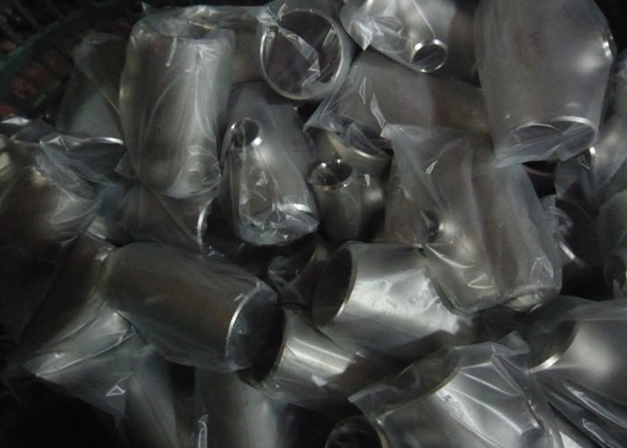 4 Stainless Steel Pipe Fittings 304 / 304L Butt Weld Fittings Tees ASME/ANSI B16.9