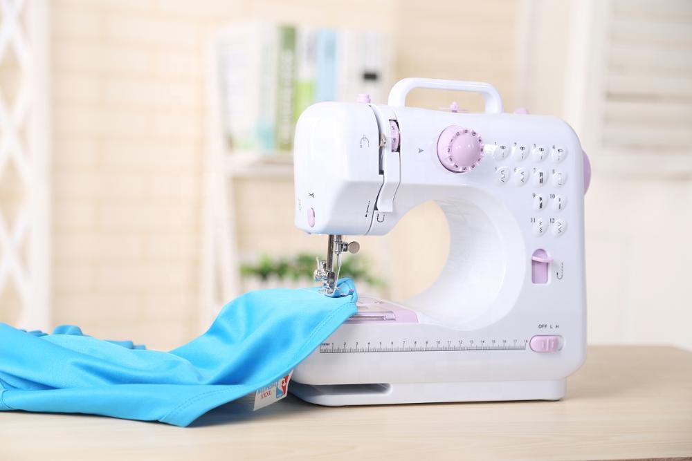 Manual Feed Mechanism Easy to Operate Domestic Sewing Machine for Pattern Embroidery