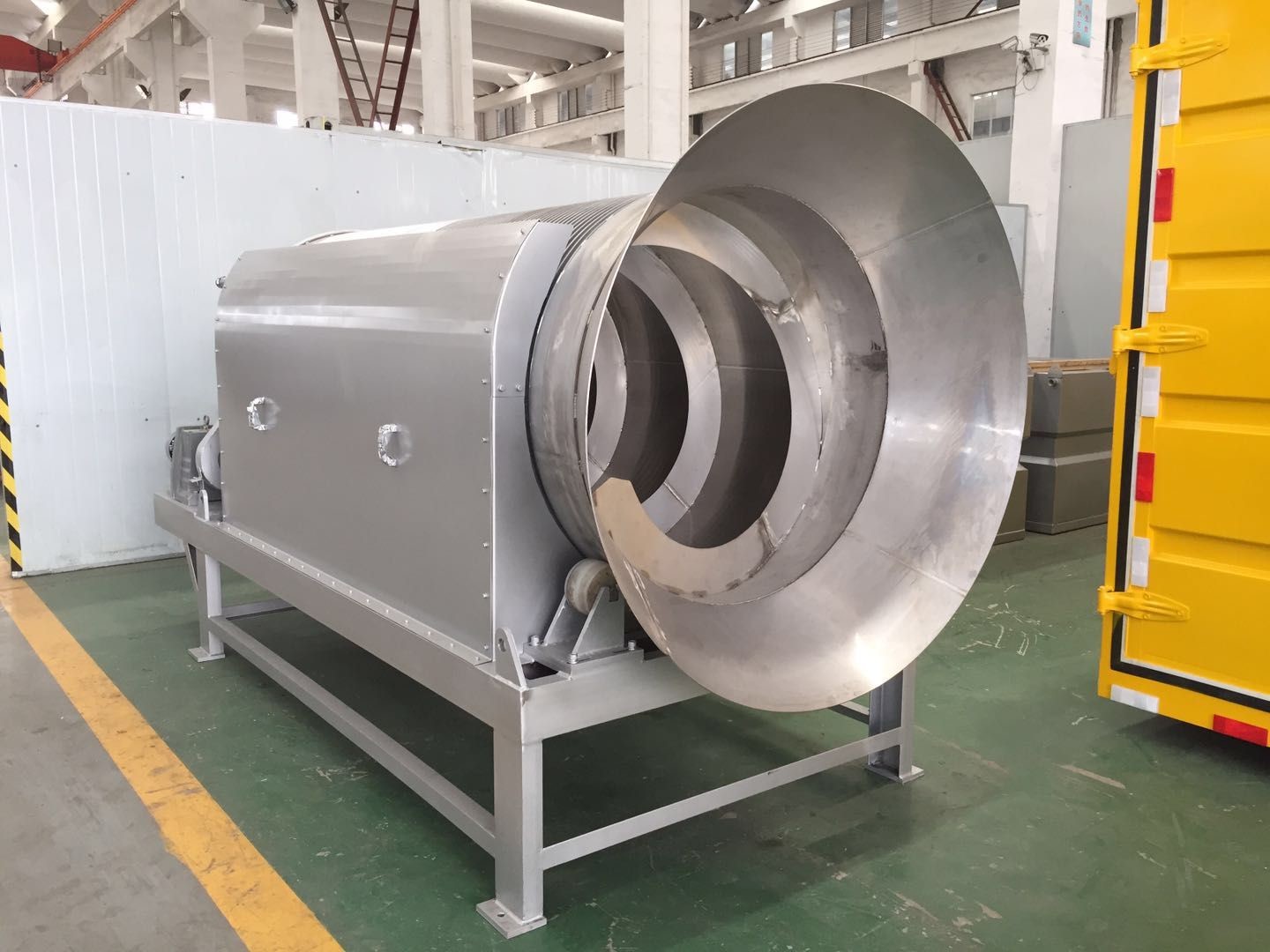 Filtering Mechanical Screen Wastewater , Rotary Drum Screen Internal Feed Customized