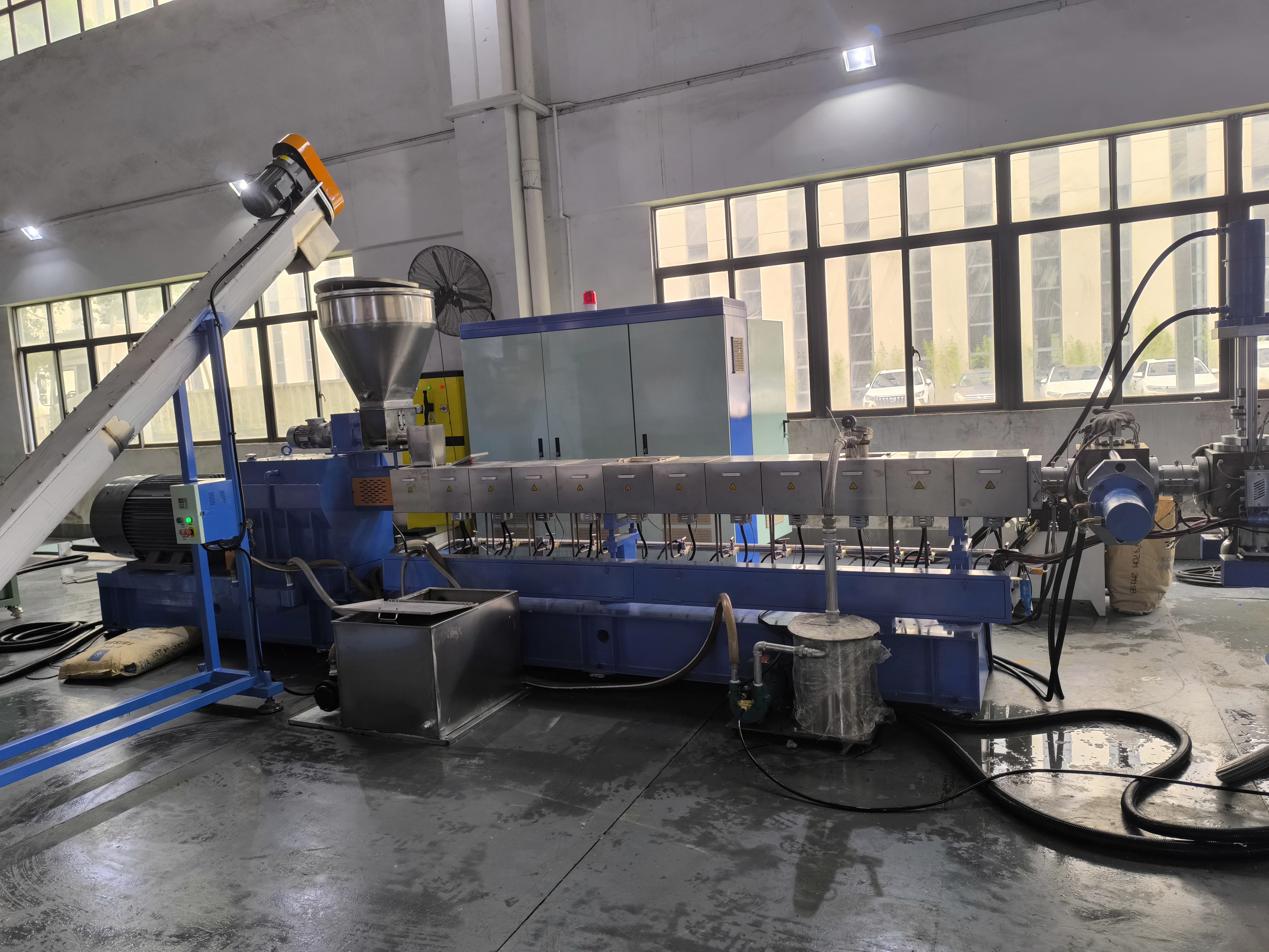 EVA / TPR / TPE / TPV /TPU Twin Screw Compounding Extruder with Underwater Pelletizing