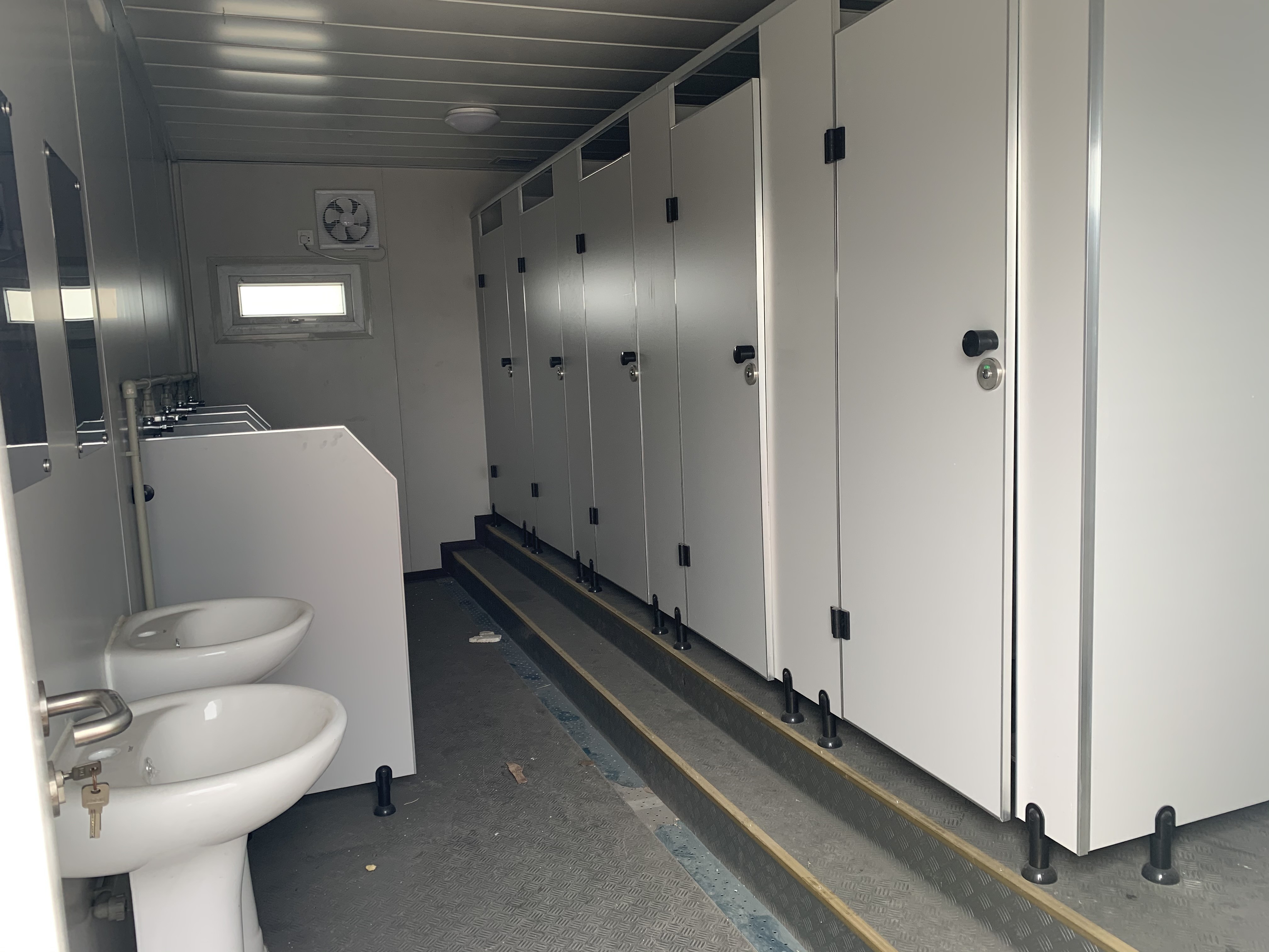 5 Toliet Flat Pack Containers With Wash Table Mirrow Clean Room Bathroom
