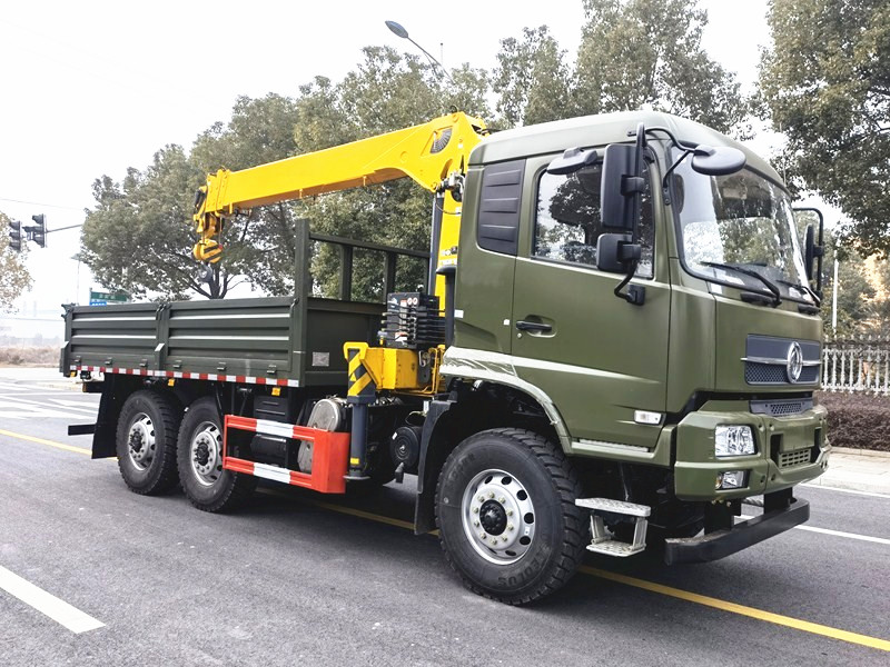 China Dongfeng KR 6.3T Truck Mounted Mobile Crane For Bridges Subways Buildings
