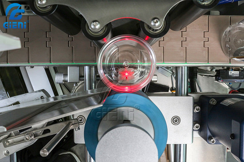 SS304 300pcs/Min Star Wheel Cosmetic Labeling Machine
