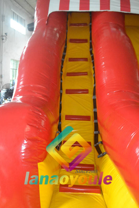 Water Proof EN71 8.3*4*5.6m Inflatable Play Park With Slide