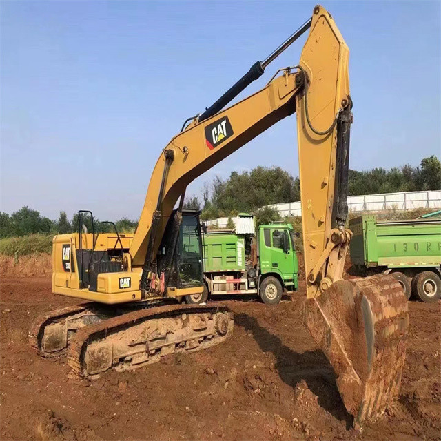 30 ton ready for work and experienced used Japan Caterpillar 330 D in a good condition