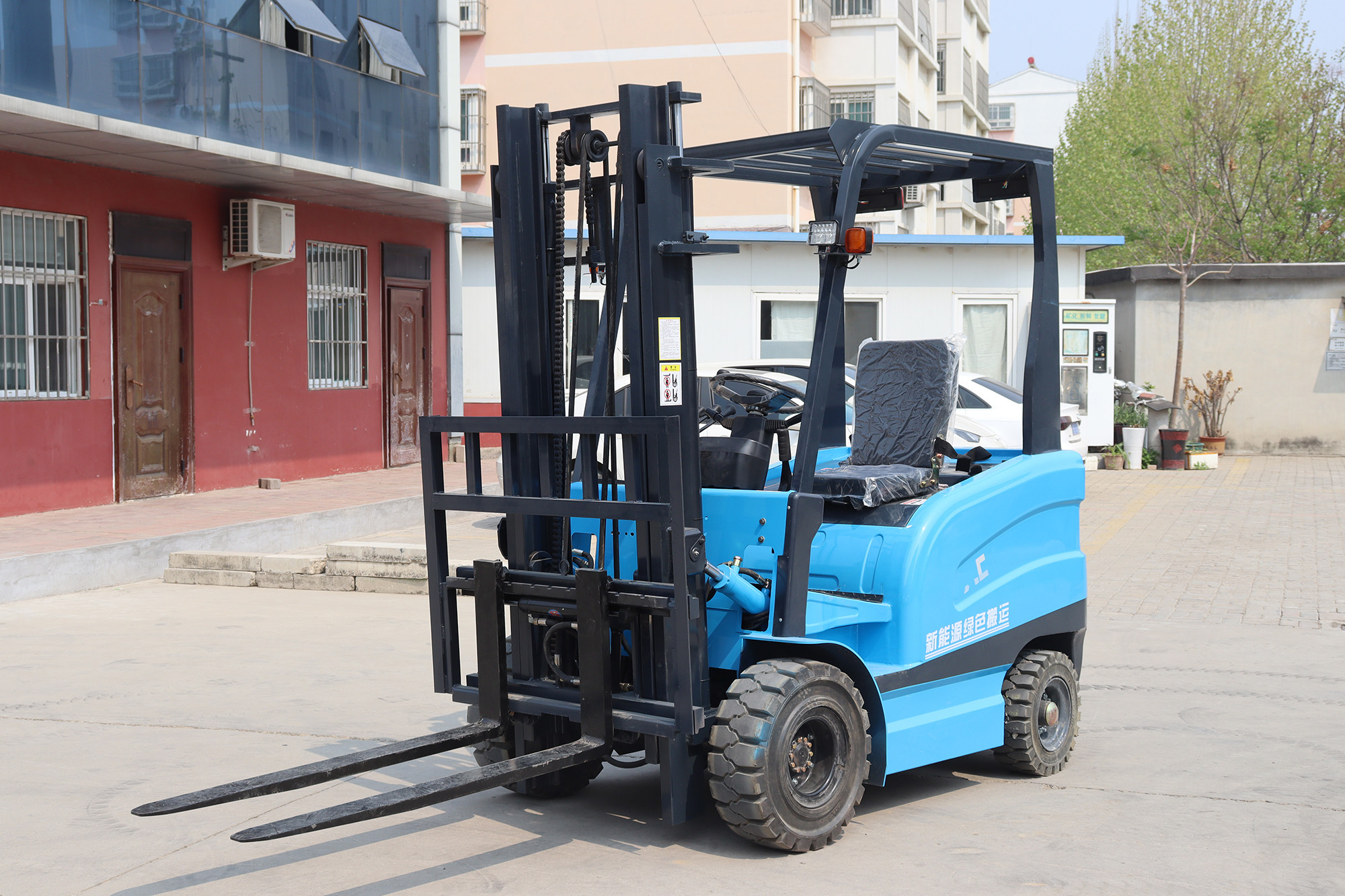 6Meter 3 Ton Triple Stage Mast AC Electric Counterbalance Truck 2.5 Meter Turning Radius