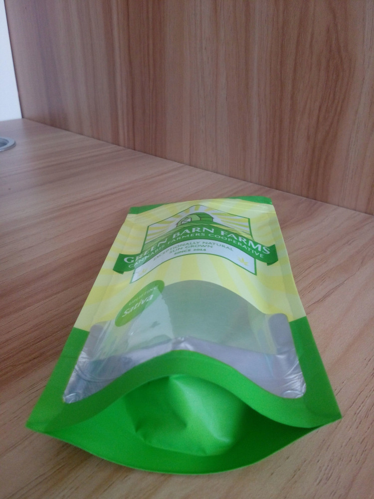 Stand Up Plastic Container Filled With Cannabis Seeds / Noni Bags With Zipper