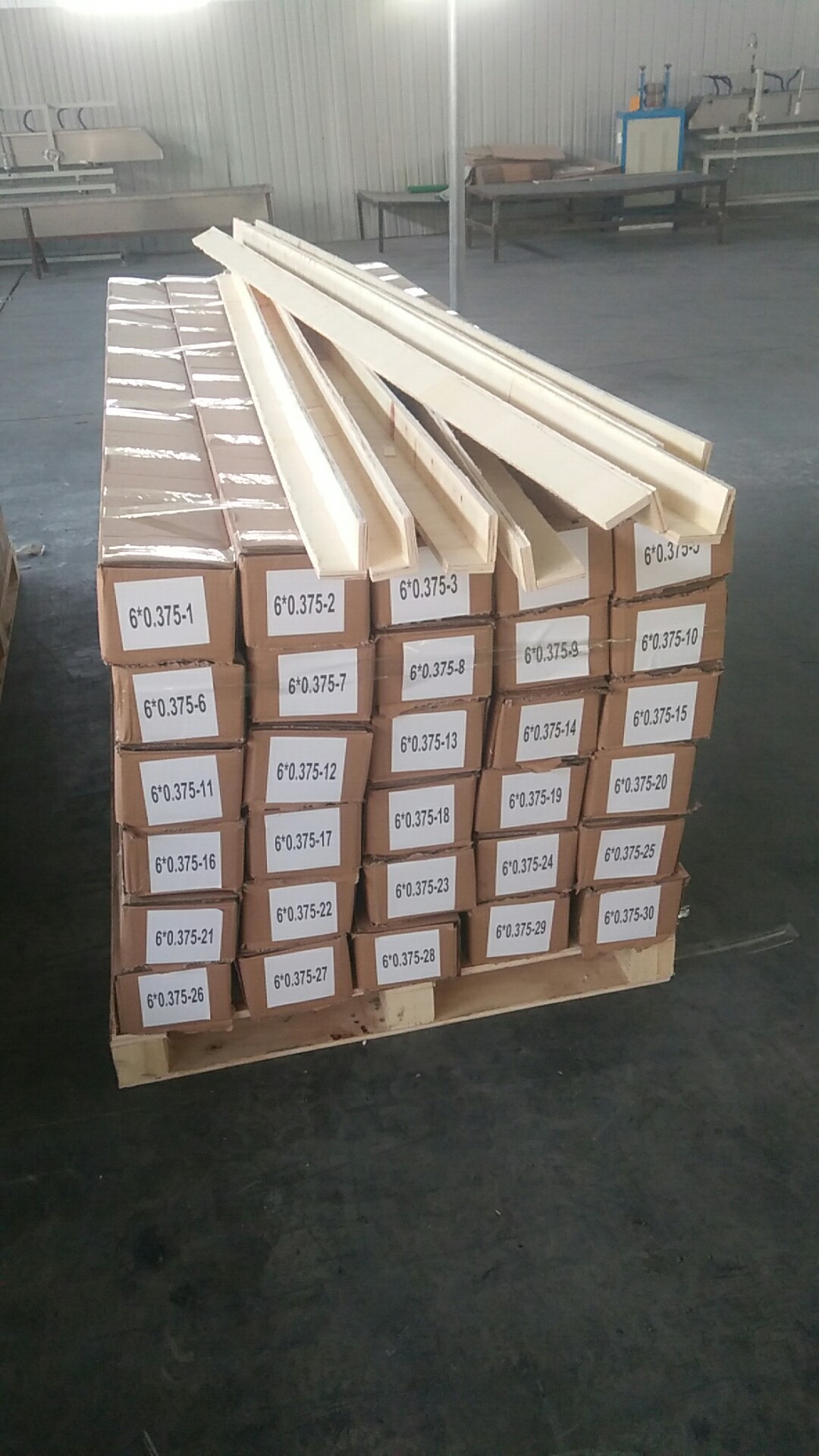 OEM Accepted Flexible PVC Full Cove Former Capping Skirting Strips for Durable Cove