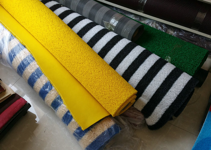 Foam Backing Industrial Rubber Sheet PVC Coil Mat 12-18m Length , Easy To Clean