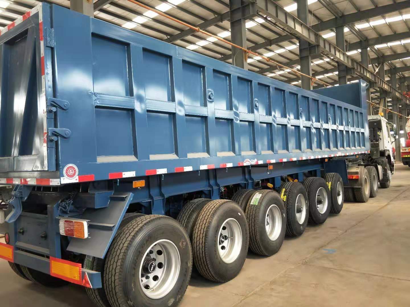 60T Rear Dump Trailer 3 Axle Hydraulic Cylinder Ending Tipper Semi-Trailer with Materials