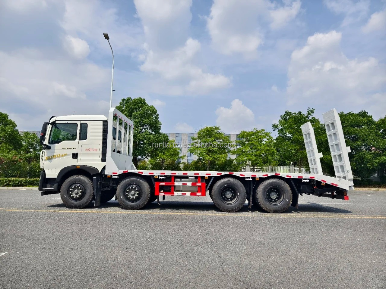 Factory HOWO 8X4 30 Ton Heavy Duty Towing Truck Flatbed Tow Truck