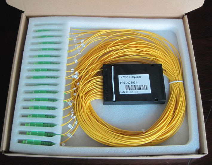 1 × 8 PLC Fiber Optic Splitter ABS Package Low Polarization Dependent Loss
