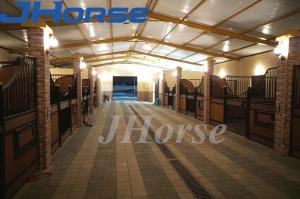 High Rigidity Metal Board Bamboo Pine Wood Horse Stall Fronts 3m-4.2m Manufactures