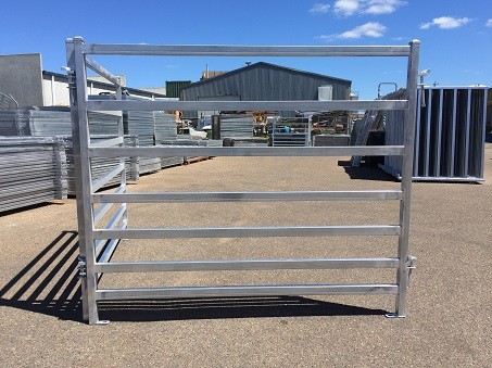 40x40 1.8M x 2.1M Heavy Duty Portable Cattle Yard Panel 6 Oval Bars 30*60mm