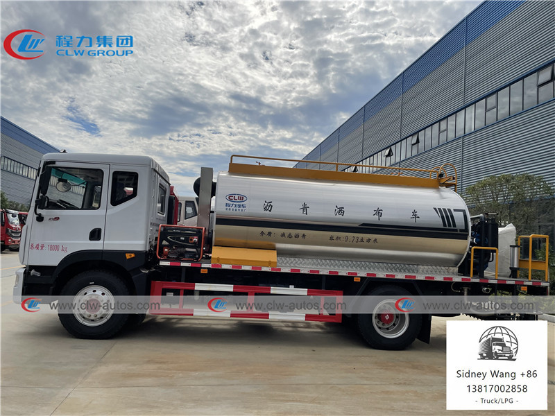 Dongfeng D9 Duolicar 10m3 Bitumen Spreader Truck